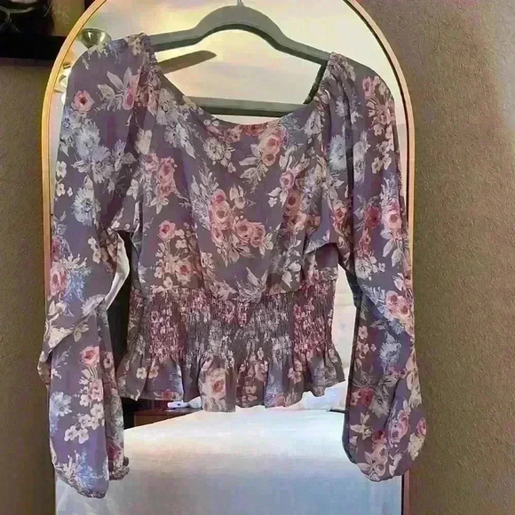WAYF Floral Smocked Waist Top Lavender RosesDeepV-neck Long Sleeve Women's Small - Picture 5 of 8